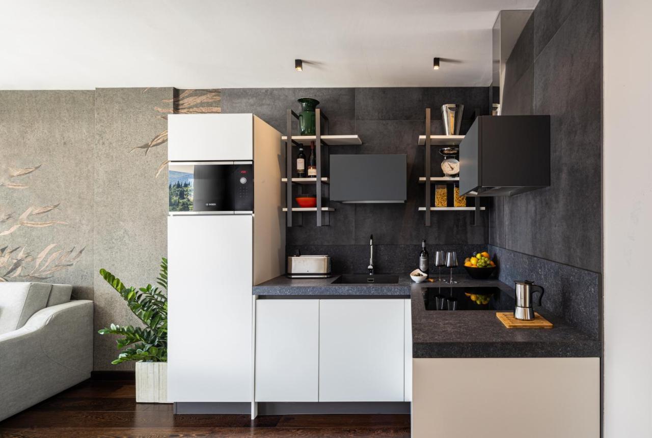 Aris Apartments & Sky Pool - Tonelli Hotels - Adult Friendly Ρίβα ντελ Γκάρντα Εξωτερικό φωτογραφία