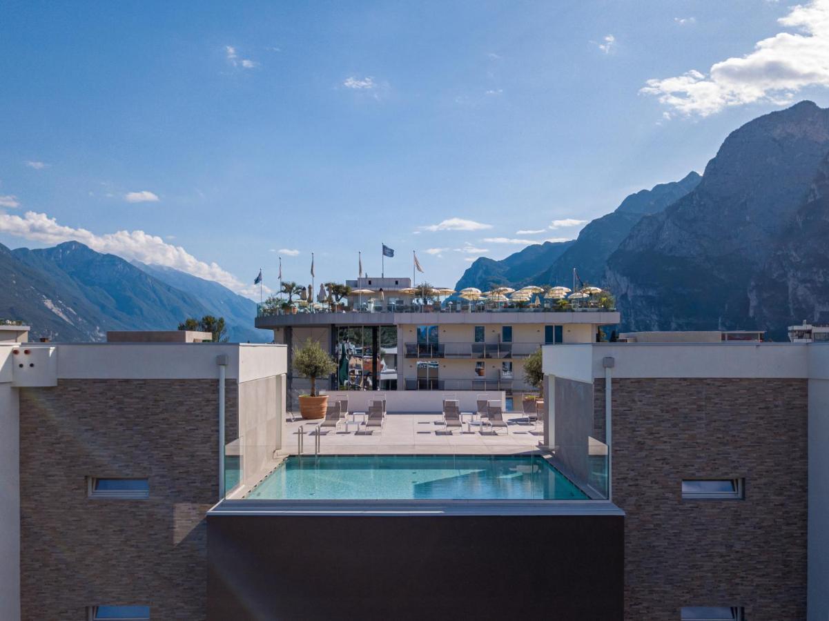 Aris Apartments & Sky Pool - Tonelli Hotels - Adult Friendly Ρίβα ντελ Γκάρντα Εξωτερικό φωτογραφία