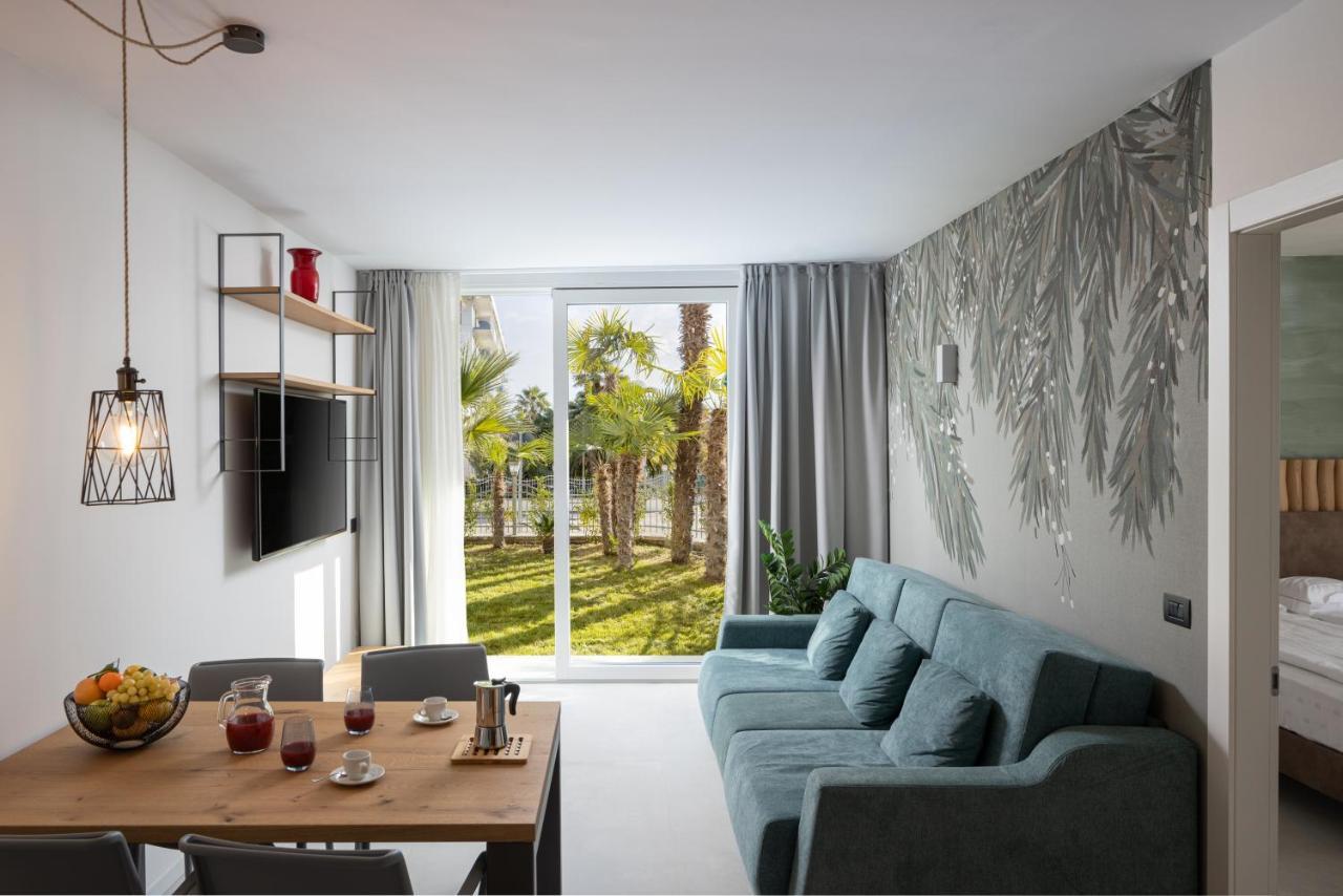 Aris Apartments & Sky Pool - Tonelli Hotels - Adult Friendly Ρίβα ντελ Γκάρντα Δωμάτιο φωτογραφία
