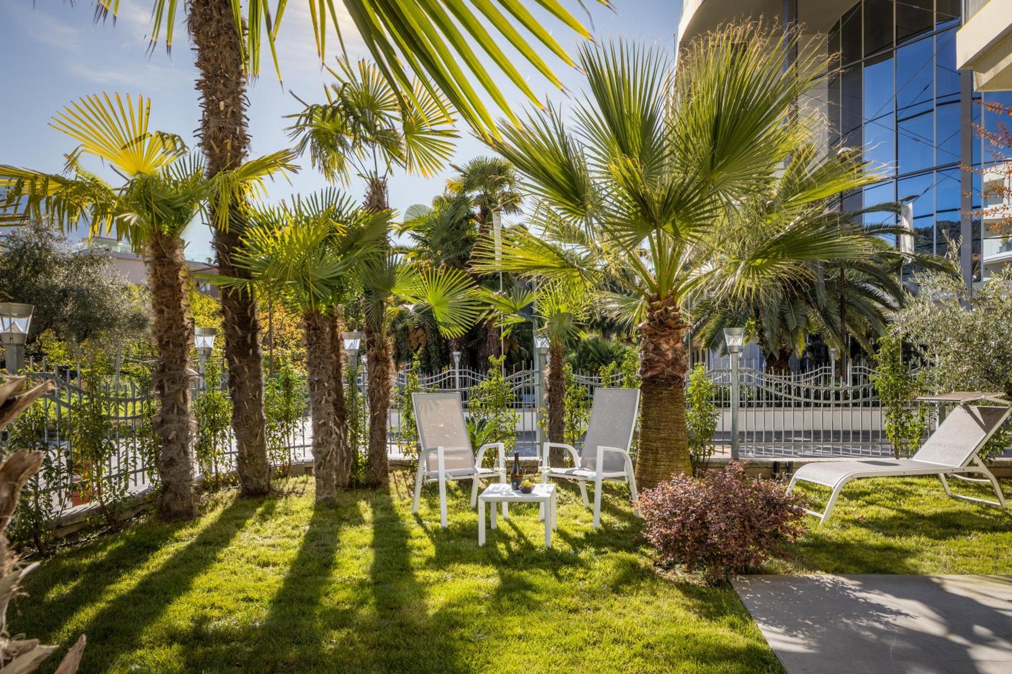Aris Apartments & Sky Pool - Tonelli Hotels - Adult Friendly Ρίβα ντελ Γκάρντα Δωμάτιο φωτογραφία